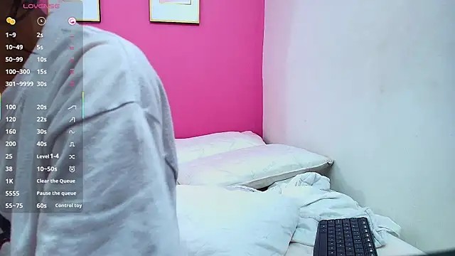 yourcuteneighbourr online show from March 5, 3:08 am