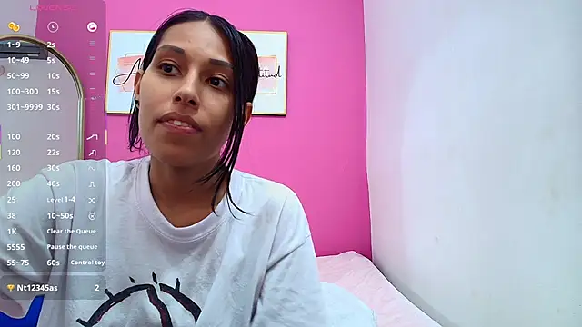 yourcuteneighbourr online show from March 5, 6:12 am