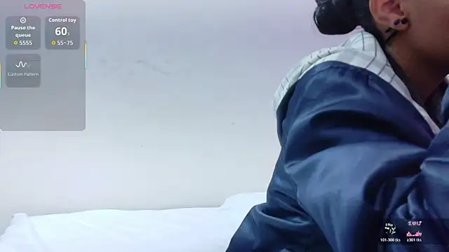 yourcuteneighbourr online show from November 13, 2:54 am