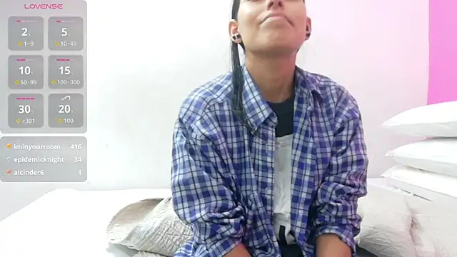 yourcuteneighbourr online show from February 24, 2:42 am