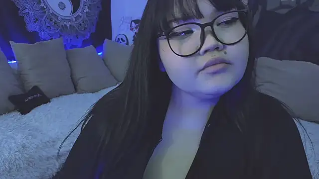 Snapshot of LeyaKan chatting on January 28, 4:08 am LeyaKan online show from January 28, 4:08 am