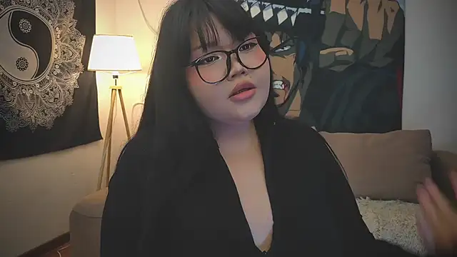 Snapshot of LeyaKan chatting on February 2, 6:58 am LeyaKan online show from February 2, 6:58 am