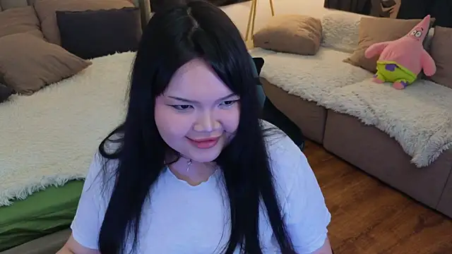 Snapshot of LeyaKan chatting on March 5, 8:21 pm LeyaKan online show from March 5, 8:21 pm