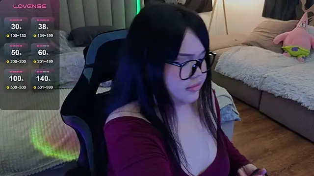 Snapshot of LeyaKan chatting on March 19, 9:05 pm LeyaKan online show from March 19, 9:05 pm