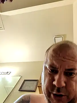 Snapshot of Tyrish361 chatting on November 8, 1:22 pm Tyrish361 online show from November 8, 1:22 pm