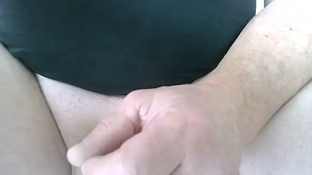 Snapshot of petardroutier chatting on October 29, 12:18 pm petardroutier online show from October 29, 12:18 pm