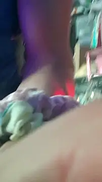 gurlnips online show from December 14, 4:01 pm