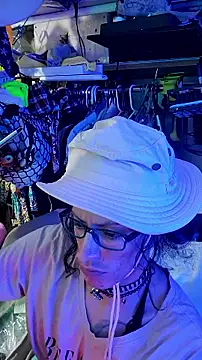 gurlnips online show from March 2, 7:15 am