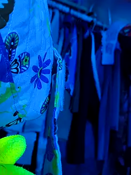 gurlnips online show from April 18, 10:41 am