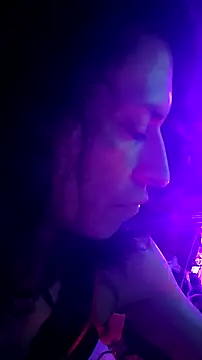 gurlnips online show from April 20, 10:18 am