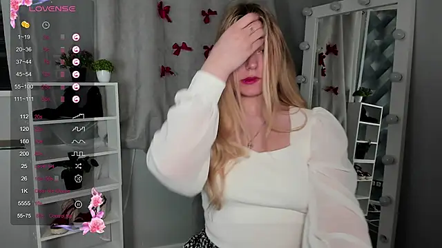 Rebecca Kelly online show from March 14, 6:39 pm