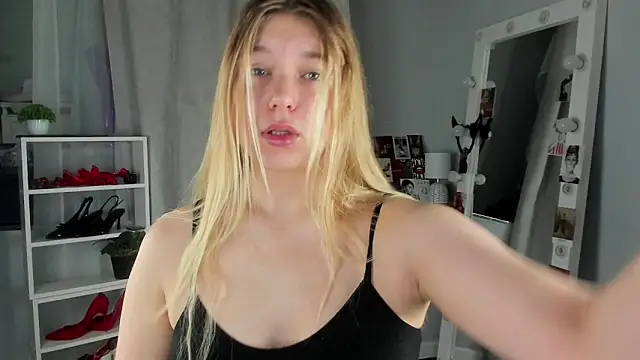 Rebecca Kelly online show from September 24, 2:04 am