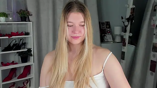 Rebecca Kelly online show from October 18, 2:14 am