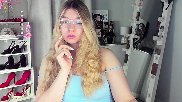 Rebecca Kelly online show from February 19, 2:29 am