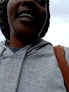  fiffii online show from April 17, 7:33 am