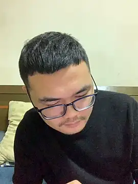 Snapshot of lililiwuwuwu chatting on December 8, 12:41 pm lililiwuwuwu online show from December 8, 12:41 pm