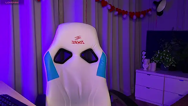 Liv Fay online show from February 5, 8:04 pm