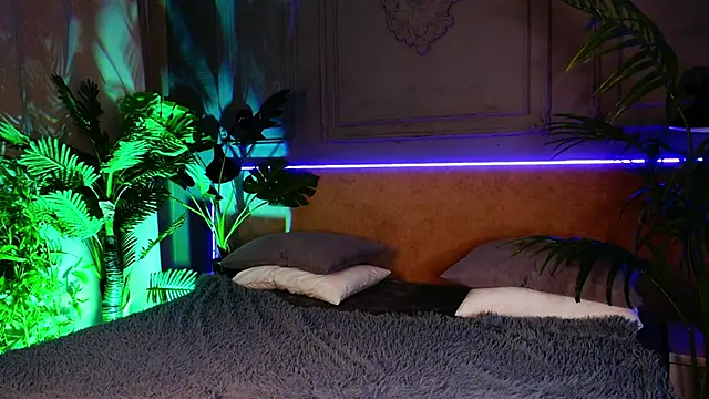 Liv Fay online show from March 19, 8:32 pm