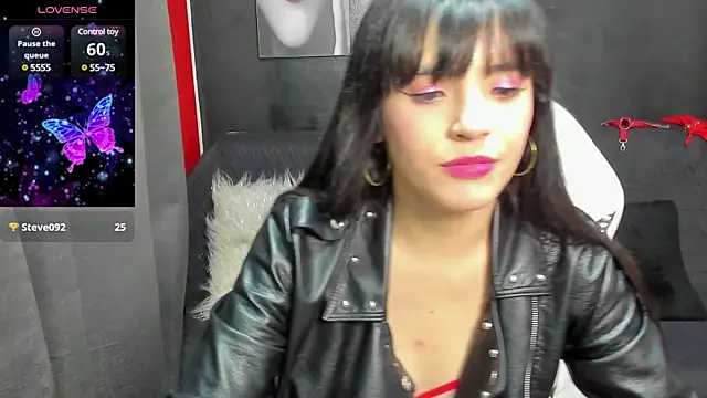 Snapshot of sailor_moon07 chatting on January 12, 5:45 am sailor moon07 online show from January 12, 5:45 am