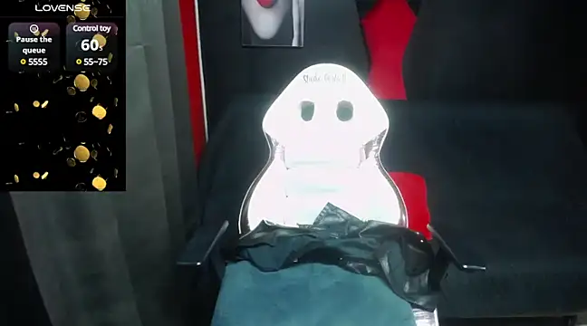 Snapshot of sailor_moon07 chatting on February 13, 5:48 am sailor moon07 online show from February 13, 5:48 am