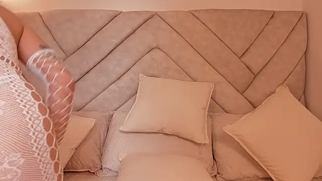 DarlinJones online show from April 20, 7:04 pm