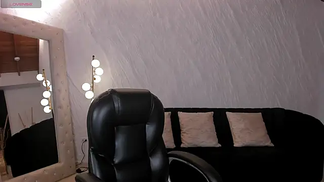 Snapshot of CelestePalmer_ chatting on July 22, 11:24 am CelestePalmer online show from July 22, 11:24 am