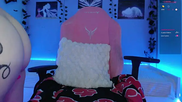 Snapshot of Scarlettsrorm chatting on February 14, 5:30 am Scarlettsrorm online show from February 14, 5:30 am