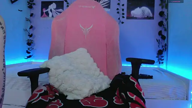 Snapshot of Scarlettsrorm chatting on March 23, 8:26 am Scarlettsrorm online show from March 23, 8:26 am