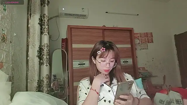 Lili 666 online show from April 21, 4:45 pm