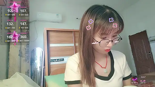 Snapshot of Lili_666 chatting on June 18, 7:19 am Lili 666 online show from June 18, 7:19 am