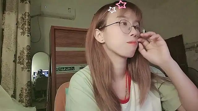Snapshot of Lili_666 chatting on July 14, 5:18 pm Lili 666 online show from July 14, 5:18 pm