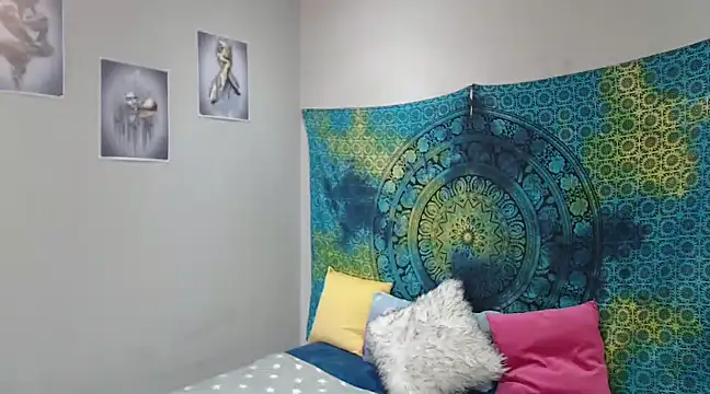 CREAMYCUPCAKExxx online show from December 29, 6:56 am