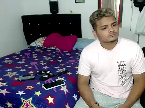 Boycuriousxxx online show from September 30, 12:10 pm