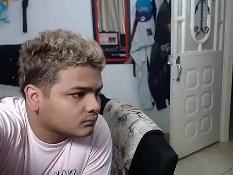 Boycuriousxxx online show from October 20, 11:10 am