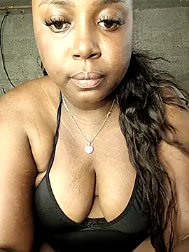 Chleo   online show from February 14, 9:10 pm