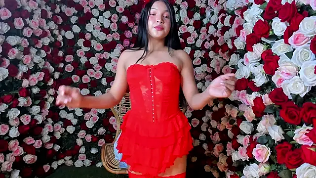 Charlothe capell online show from February 13, 9:11 pm