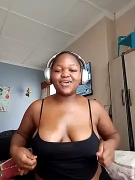 Snapshot of Sexymamibo chatting on March 18, 12:14 pm Sexymamibo online show from March 18, 12:14 pm