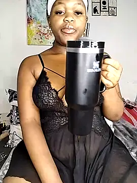 Snapshot of Sexymamibo chatting on October 21, 3:35 pm Sexymamibo online show from October 21, 3:35 pm