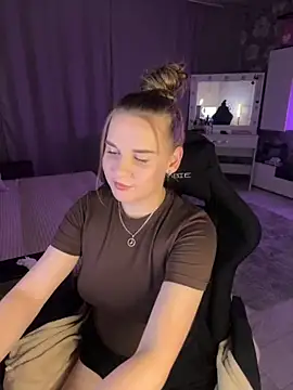 Snapshot of Lexi_noah chatting on September 21, 9:38 pm Lexi noah online show from September 21, 9:38 pm