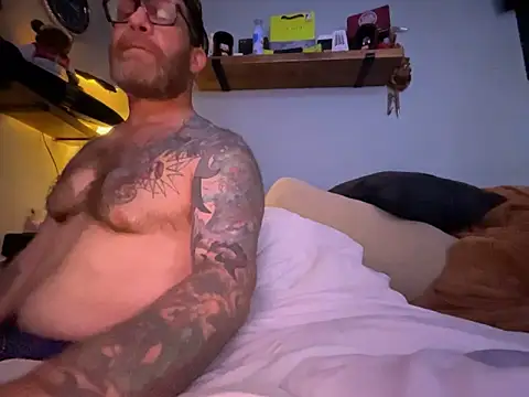 Snapshot of Tattooednakedguy chatting on April 6, 1:14 am Tattooednakedguy online show from April 6, 1:14 am