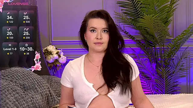 TrishaWinslet online show from February 19, 8:01 am