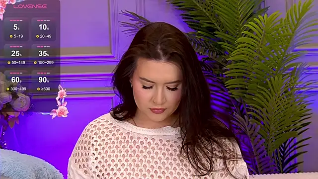 TrishaWinslet online show from February 24, 3:23 am