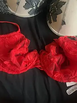 Snapshot of alia1996 chatting on February 25, 2:22 pm alia1996 online show from February 25, 2:22 pm