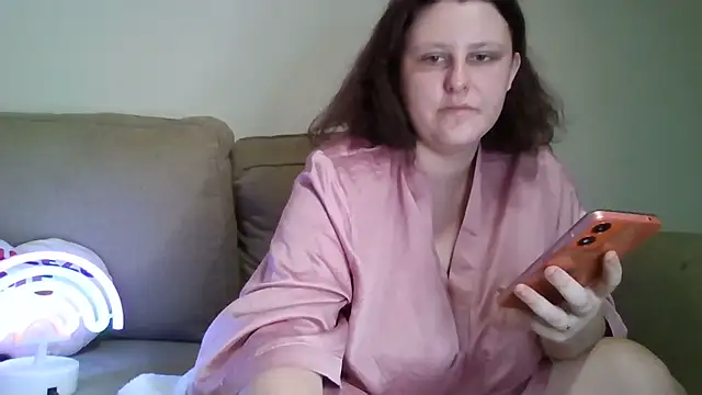 Snapshot of tvshtvsh24 chatting on February 7, 9:37 am tvshtvsh24 online show from February 7, 9:37 am