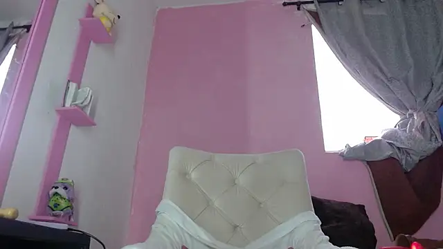 Snapshot of KeillyDiaz chatting on September 12, 3:01 pm KeillyDiaz online show from September 12, 3:01 pm