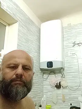 Snapshot of AlexandruCsaba chatting on May 18, 9:09 pm AlexandruCsaba online show from May 18, 9:09 pm