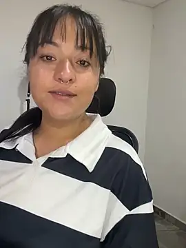 Snapshot of jjulietha95 chatting on June 2, 4:47 am jjulietha95 online show from June 2, 4:47 am