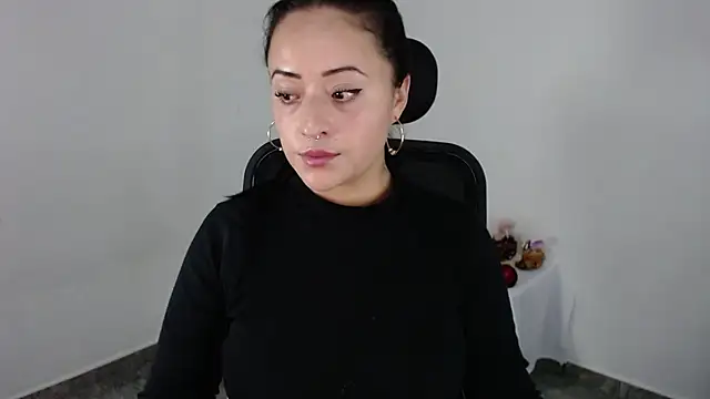 jjulietha95 online show from July 11, 12:13 am