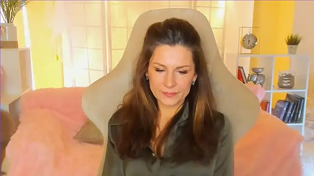 Snapshot of April_o_Nill chatting on January 16, 12:09 pm April o Nill online show from January 16, 12:09 pm