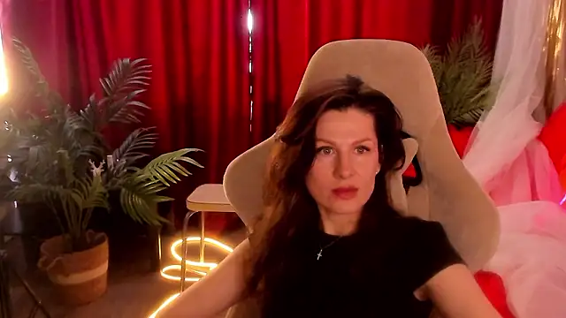 April o Nill online show from March 29, 11:43 am